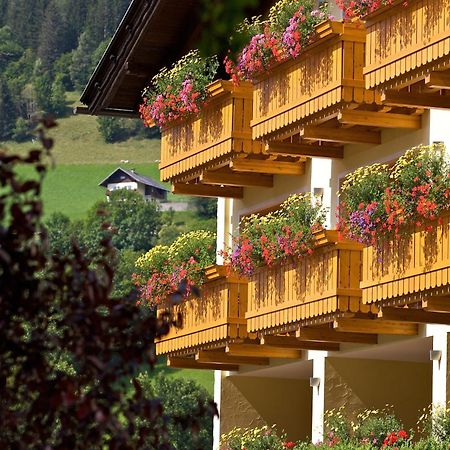 Family & Sporthotel Kaerntnerhof Bad Kleinkirchheim Exterior foto
